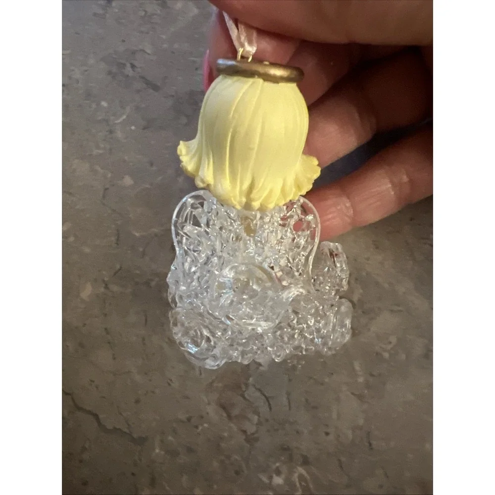 Enesco Precious Moments Angel Holding flower on Crystal chair Ornament